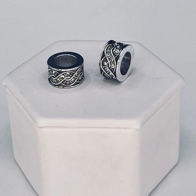 Juego de 2 cuentas espaciadoras trenzadas de diamantes Brighton tono plata detalles de cristal Foto 1 de 4