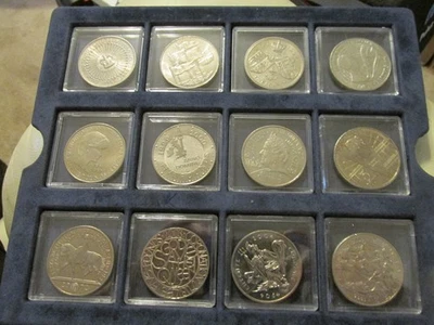 £5 Crown Selection x 15 1993 - 2010 in velvet box - Image 1 of 4