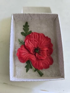 RESIN RED POPPY FLOWER BROOCH HANDCRAFTED IN ENGLAND NEVER WORN FREE SHIP - Picture 1 of 1