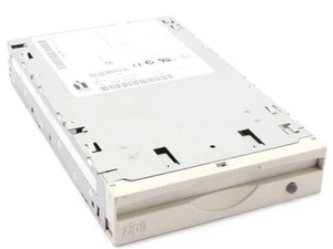 Iomega Z100ATAPI 100MB Internal 3.5" IDE P-ATA ZIP Drive Internes Laufwerk beige - Picture 1 of 1