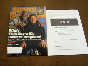 MUHAMMAD ALI BOXING HOF SIGNED AUTO VINTAGE SPORTS ILLUSTRATED MAGAZINE BECKETT - Picture 1 of 5