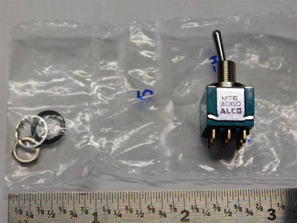 Mini interruptor de palanca de montaje en panel impermeable Alcoswitch MTE306D 3PDT encendido-none-on  Foto 1 de 1