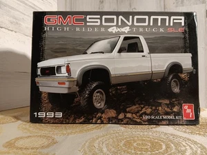 2017 AMT 1057 1:20 1993 GMC Sonoma high rider 4x4 SLE Model new sealed  - Picture 1 of 1