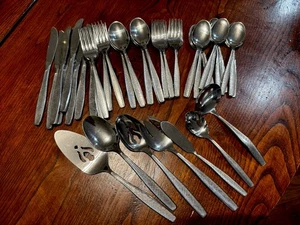 Lote de 48 piezas 1847 Rogers Bros IS International asas bruñidas de acero inoxidable - Imagen 1 de 12