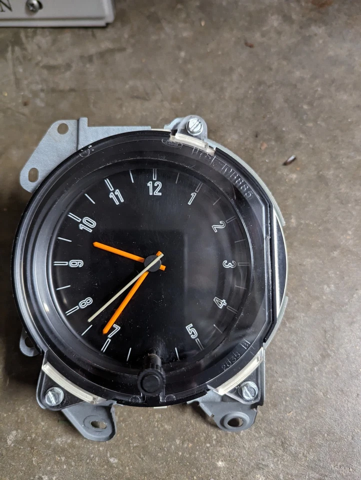 1978 Ford Thunderbird Quartz Electric Dash Clock D7SF-15000-A - Image 1 of 4