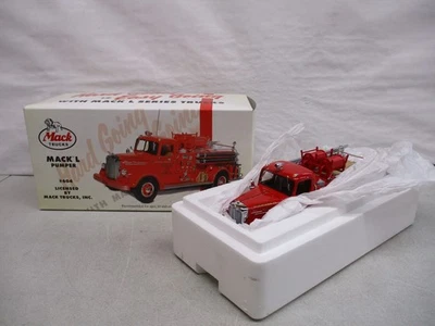 First Gear Mack Trucks Mack L Pumper 1/34 - Image 1 of 4