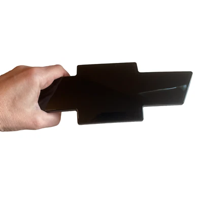 Chevy Front Grille Emblem BLACK Badge Chevrolet Silverado 1999 2000 2001 2002 - Image 1 of 3