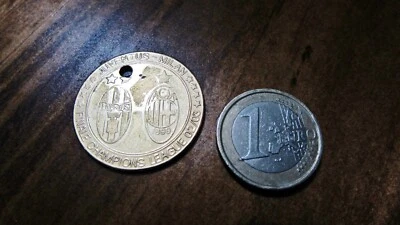 MONETA CELEBRATIVA FINALE CALCIO CHAMPIONS MILAN-JUVENTUS MANCHESTER  28-05-2003 - Immagine 1 di 3