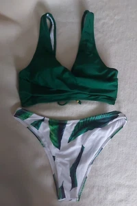 Bikini Set Top & Bottoms Green White Removeable Pads Size Uk Medium - Picture 1 of 6