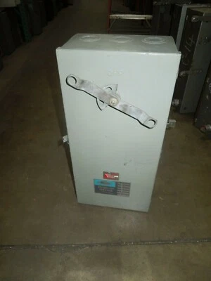 Enchufe bus fusible Zinsco HESC10633 100A 3Ph 3W 600V usado eléctricamente bien Foto 1 de 4