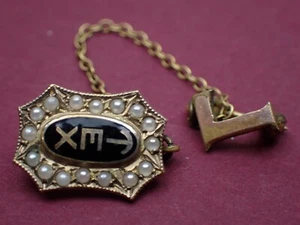 Pin de solapa vintage de perlas de semilla pequeña con cadena de letras esmalte negro TEX - Imagen 1 de 4