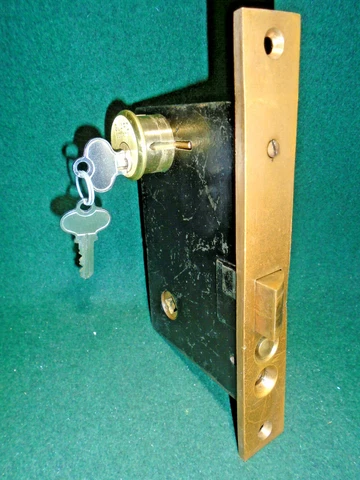 READING HARDWARE F 1601 ENTRY MORTISE LOCK w/NEW CYLINDER & 2 KEYS (16038) Cover