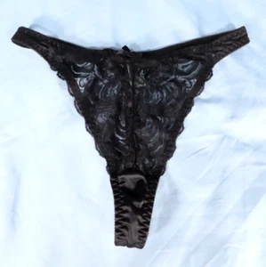 Vintage CARNIVAL PANTIES Black Satin & Lace THONG V-STRING Super Sexy SZ M - Imagen 1 de 7