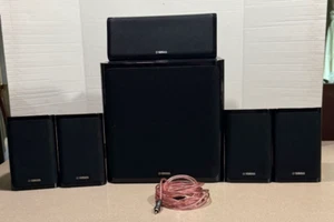 Yamaha NS-SW40 subwoofer attivo alimentato, altoparlante centrale e 4 altoparlanti satellitari - Foto 1 di 19