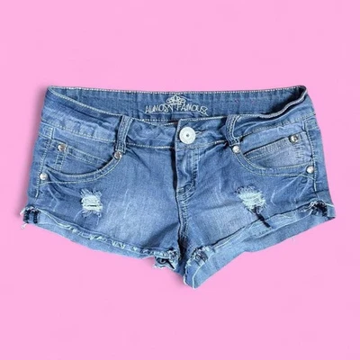Almost Famous Brand Y2k Lightwash Low Rise Daisy Dukes Shorts - Size 11 - Изображение 1 из 4
