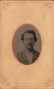 TINTYPE CDV PORTRAIT OF MAN, PIERCING EYES, VICTORIAN FASHION #D4388 - Picture 1 of 2