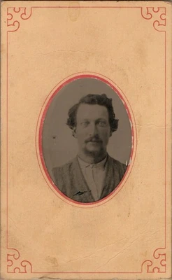 TINTYPE CDV PORTRAIT OF MAN, PIERCING EYES, VICTORIAN FASHION #D4388 - Image 1 of 2