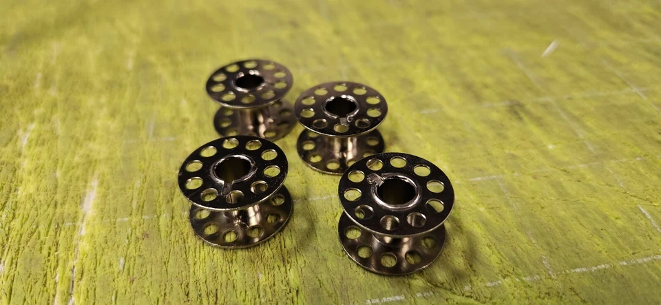 Class 15 Metal Bobbins For Sewing Machines 100 Pack - Image 1 of 1