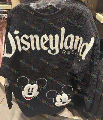 Camiseta Disneyland Mickey Mouse Fuzzy Sherpa Spirit 2025 ADULTO | JUVENIL TODAS LAS TALLAS Foto 1 de 4
