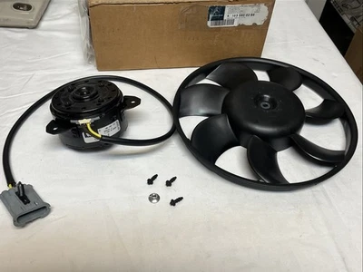 Mercedes Benz W163 ML Electric Motor With Auxiliary Cooling Fan 1635400288 Right - Image 1 of 2
