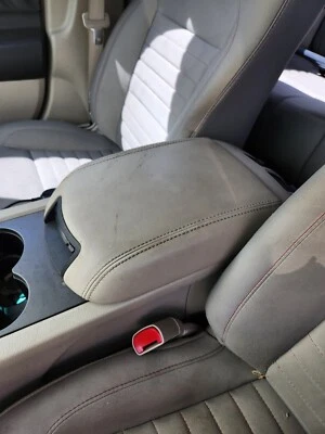 ✅ BUENO Reposabrazos Ford Taurus Gris 10-19 Consola Central Reposabrazos Tapa Cuero Superior Foto 1 de 4