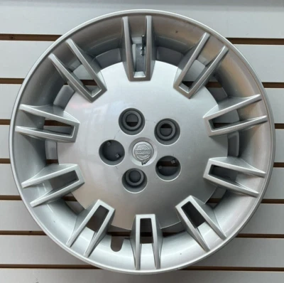 Chrysler 300 2005-2007 17" tapacubos plateados atornillables cubierta de rueda original de fábrica Foto 1 de 2