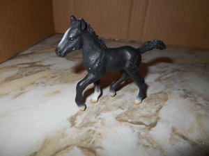 AmLines 69 Kunststoff 3" groß schwarzes Pferd Figur ~ Tierspiel/Display/Diorama  - Bild 1 von 3