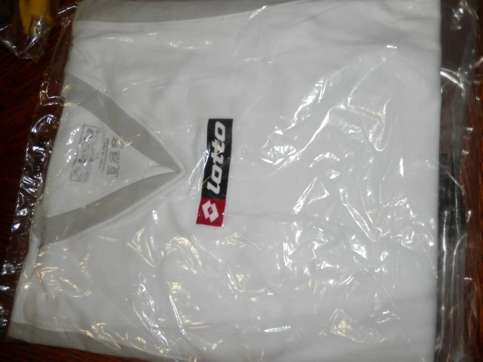 Lotto 足球 白色 意大利运动设计衬衫 尺寸 青少年 L — 第 1/3 张图片