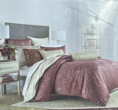 New Hotel Collection Classic Regal Paisley Red FULL / QUEEN Duvet Cover - Image 1 of 4