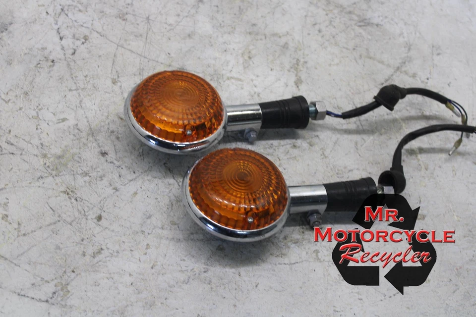 07-14 YAMAHA V STAR 1300 XVS1300 XVS 原始设备制造商前旋转信号套装一对 D35 — 第 1/4 张图片