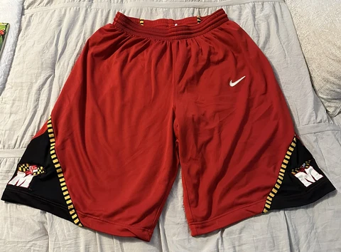 Authentic Nike Maryland Terrapins Basketball Shorts - Men’s Size L - Mid 2000s Cover