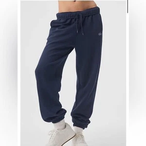 Alo Accolade Sweatpant Navy Size Medium NWT - Imagen 1 de 4