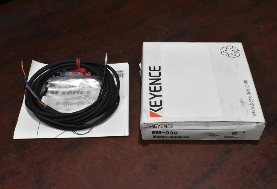 Sensor interruptor de proximidad Keyence EM-030 Foto 1 de 1