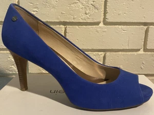NIB Women's Calvin Klein Kyle Kid Suede Electric Blue Shoes Size 10 Heel 3 1/2" - Picture 1 of 10