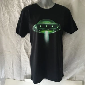 ALIEN Flying Saucer Green Art T-Shirt UFO Space Green Black Mens XT61635 Sz Sm - Picture 1 of 20