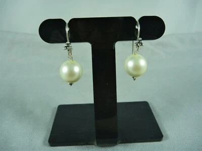 NEW UNUSED STG SILVER 12 MM WHITE SHELL PEARL DROP EARRINGS ST #17607 - Image 1 of 4