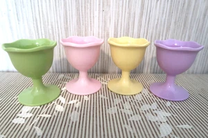 Juego de 4 tazas de huevos pastel melamina vintage conejito primavera Pascua - Imagen 1 de 6
