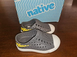 Native Jefferson Toddler Shoe C4 Gray Lightning Bolt Slip On Water Beach Shoe - Picture 1 of 6