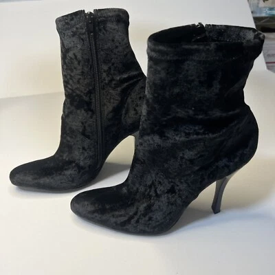 BCB NIÑAS TERCIOPELO NEGRO DAMAS TALLA 10B BOTAS NEGRAS 4” Tacones Cremallera En muy buen estado A4176 Foto 1 de 4