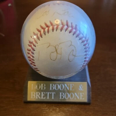 Bob Boone And Brett Boone Autograph Baseball - Image 1 of 4