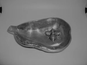 HECHO EN MEXICO PELTRO 8” ciotola a forma di pera con bombi buone condizioni usata - Foto 1 di 3