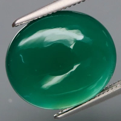 Cabujón ovalado Brasil calcedonia verde natural color deslumbrante de 6,80 quilates Foto 1 de 4
