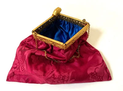 Vtg Red Damask Victorian Purse Gold Fold Out Ornate Clasp Purse Chain Handbag - Image 1 of 4