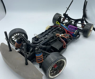 For parts Hotbodies Cyclone chassis with brushless motor and ESC - Image 1 of 4