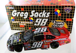 Greg Sacks #98 Thorn Apple Valley Taurus, Bank. HANDSIGNIERT von Cale Yarborough - Bild 1 von 1
