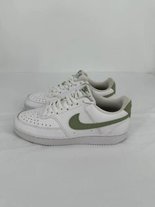 Nike Court Vision basse bianche verde oliva uomo taglia 7,5 / donna 9 FD0781-100 - Foto 1 di 11