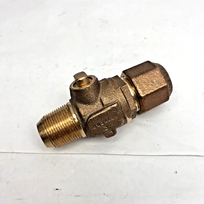 3/4" BALL VALVE MALE IP TAPER X COMPRESSION CTS - Image 1 of 3