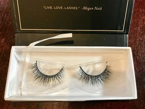 Blinking Beaute DESIGN N*6 Lashes Reusable Eyelashes PREMIER LASH COLLECTION NIP - Picture 1 of 2