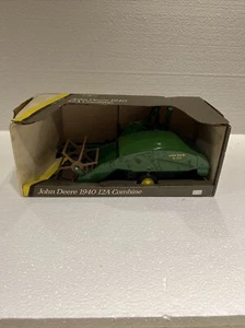 John Deere 1940 12A Combine Collectible Tractor 1/16 Scale Replica Toy - Picture 1 of 15