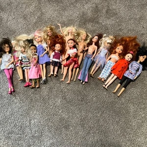Konvolut Barbie Puppen und kleine Kinder - Bild 1 von 4